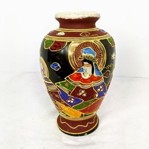 Vintage Moriage Satsuma Vase Hand Painted Japan